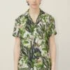 DRYKORN Kurzarmhemd Mit Camp Collar Und Floralem All-Over-Print Grün 1 DRYKORN Kurzarmhemd Mit Camp Collar Und Floralem All-Over-Print Grün -Drykorn Geschäft 10 47 152158 47217 BIJAN 2601 01 53134fc2eb0a56ac7efb9ee1d10a51e0be8a7ce2 720x1080