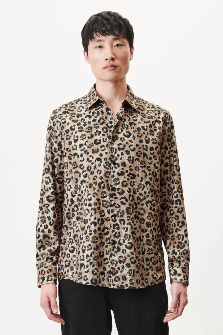 DRYKORN Regular Fit Hemd In Gebrushter Baumwolle Braun 3 DRYKORN Regular Fit Hemd In Gebrushter Baumwolle Braun