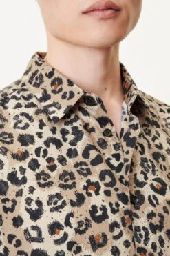 DRYKORN Regular Fit Hemd In Gebrushter Baumwolle Braun 10 DRYKORN Regular Fit Hemd In Gebrushter Baumwolle Braun -Drykorn Geschäft 10 47 152178 47350 RAMIS 1400 04 63ea7d53bc407541530b11deb69c32bbbac78229 720x1080