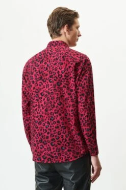 DRYKORN Regular Fit Hemd In Gebrushter Baumwolle Rot -Drykorn Geschäft 10 47 152178 47350 RAMIS 5400 03 ff013c9046ebb9356501da57bbc97c13afaebe85 720x1080