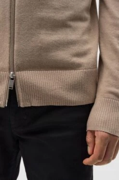 DRYKORN Softe Basic Zip-Jacke Braun 12 DRYKORN Softe Basic Zip-Jacke Braun -Drykorn Geschäft 10 48 420001 48726 ANTONIO 1705 04 0e92b230ae40a501d2d8d522032d9f3e3f2ab1fa 720x1080