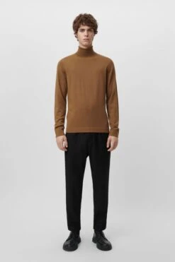 Rollkragenpullover In Merinowolle Braun -Drykorn Geschäft 10 48 420002 48363 JOEY 1206 02 c6dc3e625858cd916769412531640d09313f5975 720x1080