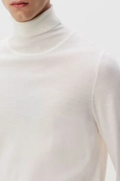 DRYKORN Rollkragenpullover In Merinowolle Off_white 11 DRYKORN Rollkragenpullover In Merinowolle Off_white -Drykorn Geschäft 10 48 420002 48363 JOEY 1910 04 87441fb49b2e788f7de64cb5c298e8825bbd549e 720x1080