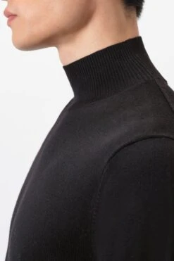 DRYKORN Strickpullover Mit Turtle In Merinowolle Schwarz -Drykorn Geschäft 10 48 420002 48577 WATSON 1000 04 2352f2e92209a748e06d9c4ec855ac63d833fce5 720x1080