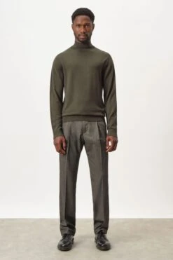 DRYKORN Strickpullover Mit Turtle In Merinowolle Braun -Drykorn Geschäft 10 48 420002 48577 WATSON 1108 02 1e4a084c255ad9e2e434212da439a41c75a254ec 720x1080