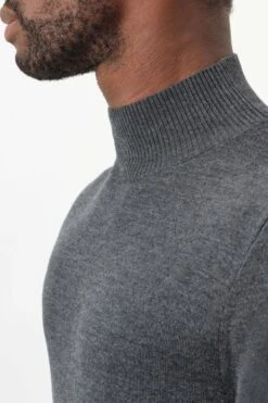 DRYKORN Strickpullover Mit Turtle In Merinowolle Grau -Drykorn Geschäft 10 48 420002 48577 WATSON 6110 04 792a41c9d3b6e67ce744f28406636e4e06146c71 720x1080