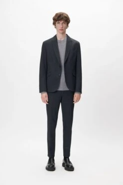 Rundhalspullover In Merinowolle Grau -Drykorn Geschäft 10 48 420002 48703 VINCENT 6300 02 0753f3082f41d8a82fa3f94f352838a96d836eca 720x1080