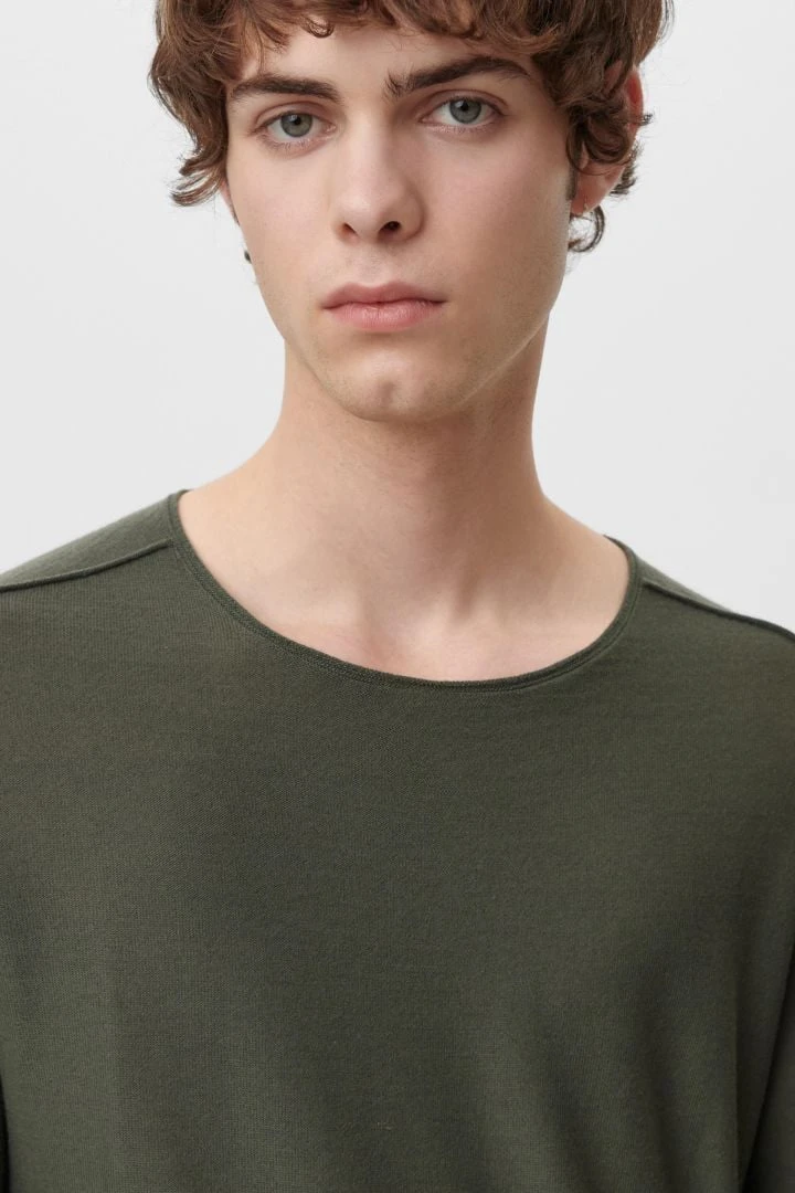 Pullover Mit Rollenden Kanten Aus Feiner Merinowolle Grün 6 Pullover Mit Rollenden Kanten Aus Feiner Merinowolle Grün - Image 4