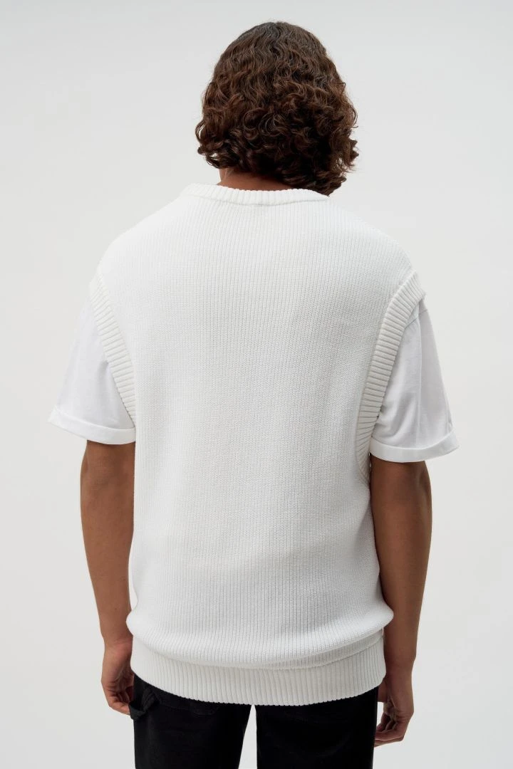 Rundhals Pullunder Weiß 5 Rundhals Pullunder Weiß - Image 3