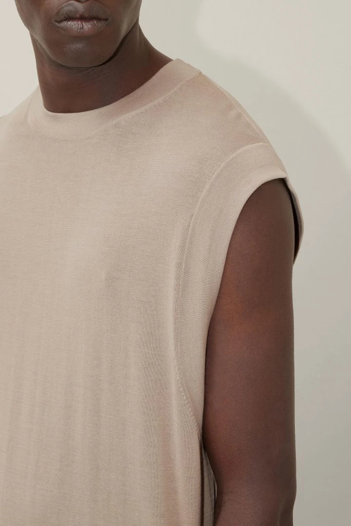 DRYKORN Rundhals Pullunder Braun 6 DRYKORN Rundhals Pullunder Braun - Image 4