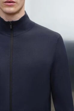 Zip-Jacke Mit Stehkragen Blau -Drykorn Geschäft 10 48 420079 48846 RANTONIO 3100 04 b71fc239e3b1816ed5780188770c7f86df95af8c 720x1080