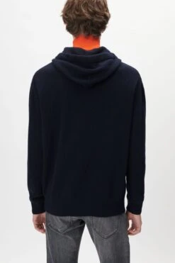 Logo Strickhoodie Blau -Drykorn Geschäft 10 48 420081 48831 FINDUS DK 3000 03 9b7cf33df737a2e57664bbc4dca38e479085bcae 720x1080