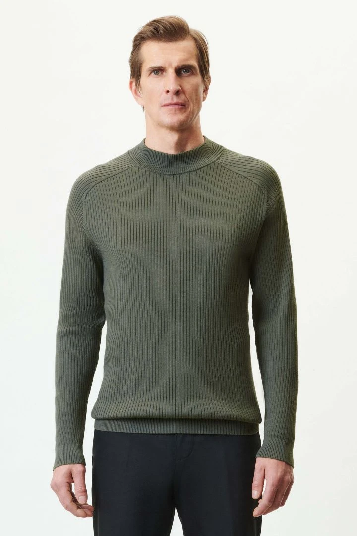 Raglan Pullover Mit Stehkragen In Gestrickter Milano Rippe Grün