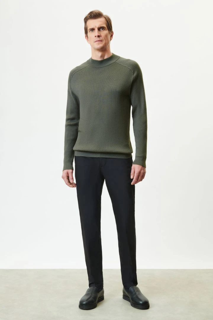 Raglan Pullover Mit Stehkragen In Gestrickter Milano Rippe Grün - Image 2
