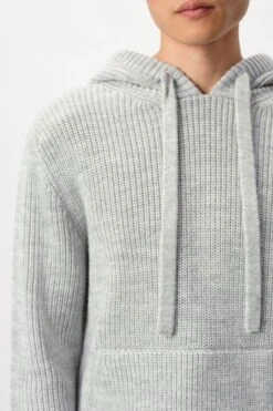 DRYKORN Strick Hoodie In Alpaka-Woll-Mix Grau -Drykorn Geschäft 10 48 422001 48737 IVAR 6810 04 34fec2c9acdba7ef4119b90b3cbca97759bafdec 720x1080