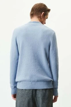 DRYKORN Stehkragenpullover In Boucle-Optik Blau -Drykorn Geschäft 10 48 422002 48685 ZAYN 3712 03 fec4e9ed459a01906102b986f97ed2f1a6cf5ec1 720x1080