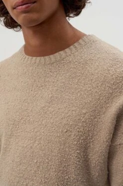DRYKORN Oversized Pulli In Boucle-Optik Braun -Drykorn Geschäft 10 48 422002 48794 FREDDY 1705 05 e1e6a3cf826d7b0084e35e890a03e113b700ae29 720x1080