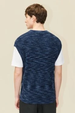 DRYKORN Rundhals Pullunder Aus Baumwolle In Denim Look Blau -Drykorn Geschäft 10 48 425093 48842 JIMMY 3100 03 6cea0d98cc5761209c83cefd13bf74fb0a192ca5 720x1080