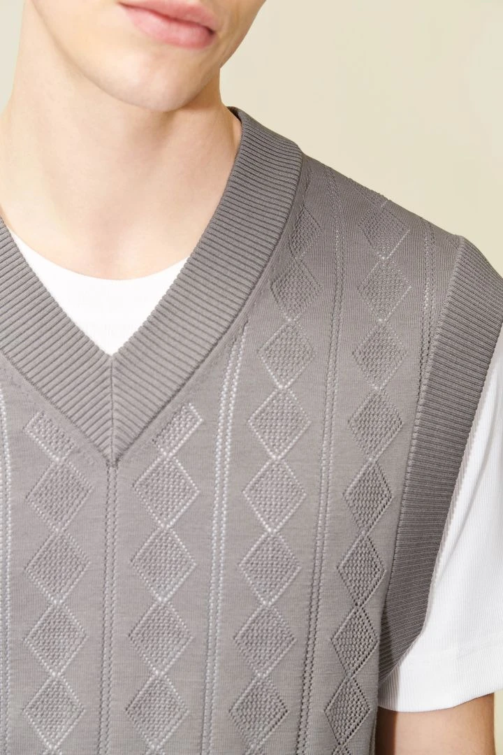 DRYKORN V-Neck Pullunder Aus Merzerisierter Baumwolle Grau 5 DRYKORN V-Neck Pullunder Aus Merzerisierter Baumwolle Grau - Image 4