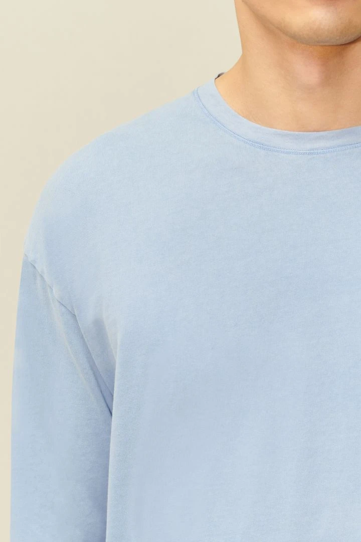 DRYKORN Longsleeve In Gewaschener Optik Blau 6 DRYKORN Longsleeve In Gewaschener Optik Blau - Image 4