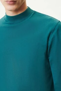 DRYKORN Sweatshirt Mit Stehkragen In Gewaschener Optik Grün 9 DRYKORN Sweatshirt Mit Stehkragen In Gewaschener Optik Grün -Drykorn Geschäft 10 49 520005 49266 MORITZO 2205 04 bae0399c922ca70226f2420b3253839ab15ef639 720x1080