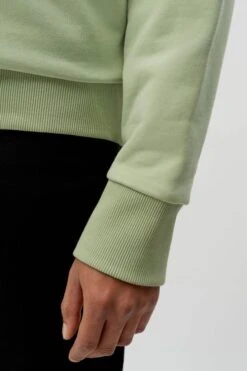 DRYKORN Logo Hoodie Grün -Drykorn Geschäft 10 49 522099 49215 BRADLEY WW 2803 05 b335c7fb05c4029e6a53c33db86469db75fca5d8 720x1080