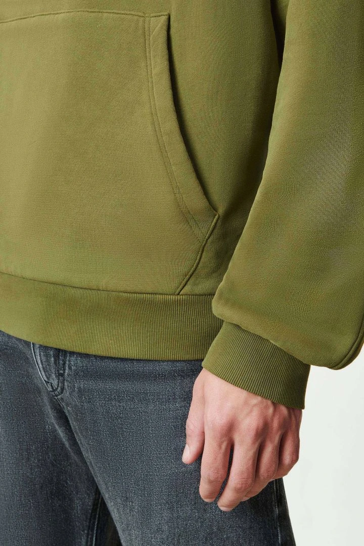 DRYKORN Oversized Hoodie Mit Rippbündchen In Baumwolle Grün 7 DRYKORN Oversized Hoodie Mit Rippbündchen In Baumwolle Grün - Image 5