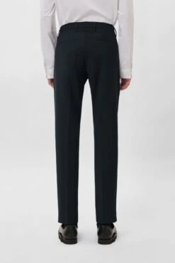 Klassische Slim Fit Hose Mit Bi-Stretch Schwarz -Drykorn Geschäft 888 40 190001 40512 PIET SK 1000 03 2b50a680c4406f79a4b8916404b56432ca4f9cc4 720x1080