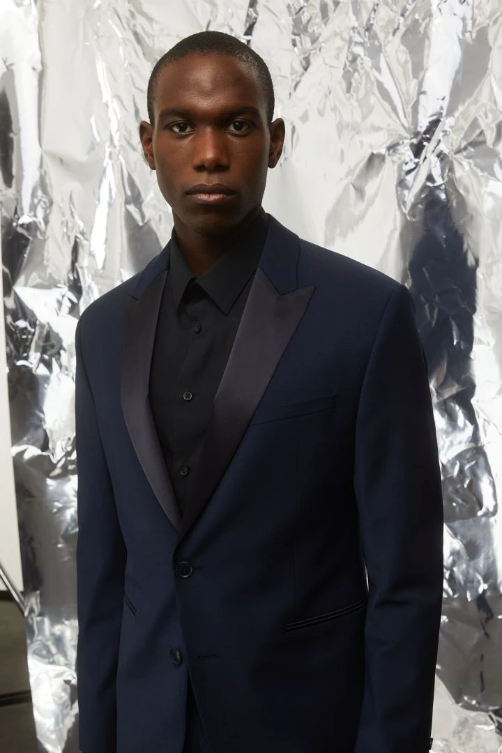 Elegantes Smoking-Sakko In Skinny Fit Mit Satin-Revers Blau 3 Elegantes Smoking-Sakko In Skinny Fit Mit Satin-Revers Blau