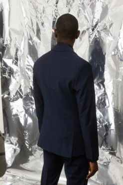 Elegantes Smoking-Sakko In Skinny Fit Mit Satin-Revers Blau 9 Elegantes Smoking-Sakko In Skinny Fit Mit Satin-Revers Blau -Drykorn Geschäft 888 42 190001 42374 LORIENT SK 3100 03 5e0b1d4f7103b97a5a2f11ccd456956053e154cf 720x1080