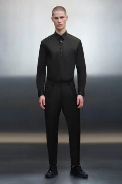 Klassisches Slim Fit Hemd Mit Kentkragen Schwarz -Drykorn Geschäft 888 47 124126 47342 LUTO 1000 02 4100449164cb0cff638a402ef2a6283889316cb9 720x1080