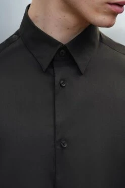 Klassisches Slim Fit Hemd Mit Kentkragen Schwarz -Drykorn Geschäft 888 47 124126 47342 LUTO 1000 04 2e4a05cd7d331da3eb02410707d97d432f6bc3bc 720x1080