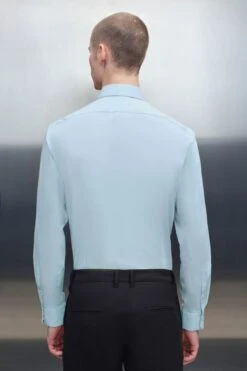 Klassisches Slim Fit Hemd Mit Kentkragen Blau -Drykorn Geschäft 888 47 124126 47342 LUTO 3800 03 e47772ce78e3c723beeab07bd69d10786149aca8 720x1080