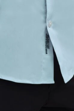 Klassisches Slim Fit Hemd Mit Kentkragen Blau -Drykorn Geschäft 888 47 124126 47342 LUTO 3800 05 2edbf1f05d4b503ee8a75ff5f58437779a3949a3 720x1080