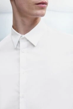 Klassisches Slim Fit Hemd Mit Kentkragen Weiß -Drykorn Geschäft 888 47 124126 47342 LUTO 6000 04 dd858c4e211b844b85b3fb8a3d9efdc92762da9e 720x1080