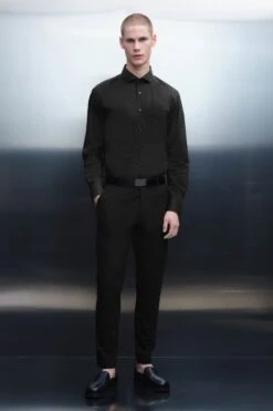 Klassisches Slim Fit Hemd Mit Haifischkragen Schwarz -Drykorn Geschäft 888 47 124126 47343 JEDDA 1000 02 56fdeda7d30daf241bd9219445b3fcd0c6305c0a 720x1080