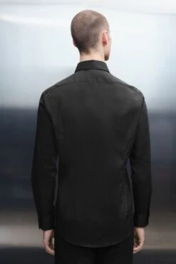 Klassisches Slim Fit Hemd Mit Haifischkragen Schwarz -Drykorn Geschäft 888 47 124126 47343 JEDDA 1000 03 db3b6b8e958df12dc60dd19c3982617d57fe3ef6 720x1080