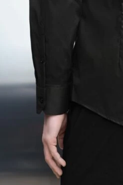 Klassisches Slim Fit Hemd Mit Haifischkragen Schwarz -Drykorn Geschäft 888 47 124126 47343 JEDDA 1000 05 1e99615b7f7dc699eb4776de480be39652609190 720x1080
