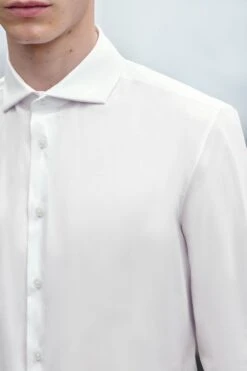 Klassisches Slim Fit Hemd Mit Haifischkragen Weiß -Drykorn Geschäft 888 47 124126 47343 JEDDA 6000 04 055b2492c51717cadf36255df3069289852e48fb 720x1080