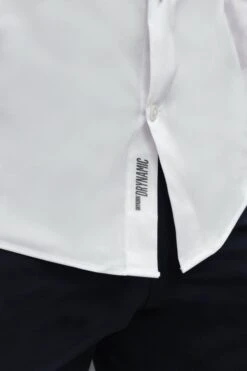 Klassisches Slim Fit Hemd Mit Haifischkragen Weiß -Drykorn Geschäft 888 47 124126 47343 JEDDA 6000 05 2b39accf3792e1dafd1492f1025f807de7f31942 720x1080
